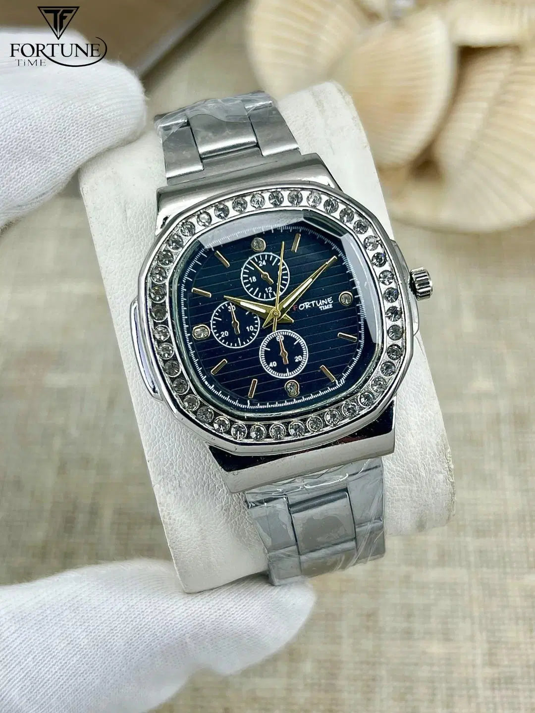 Stylish Women's Square Quartz Chain Watch